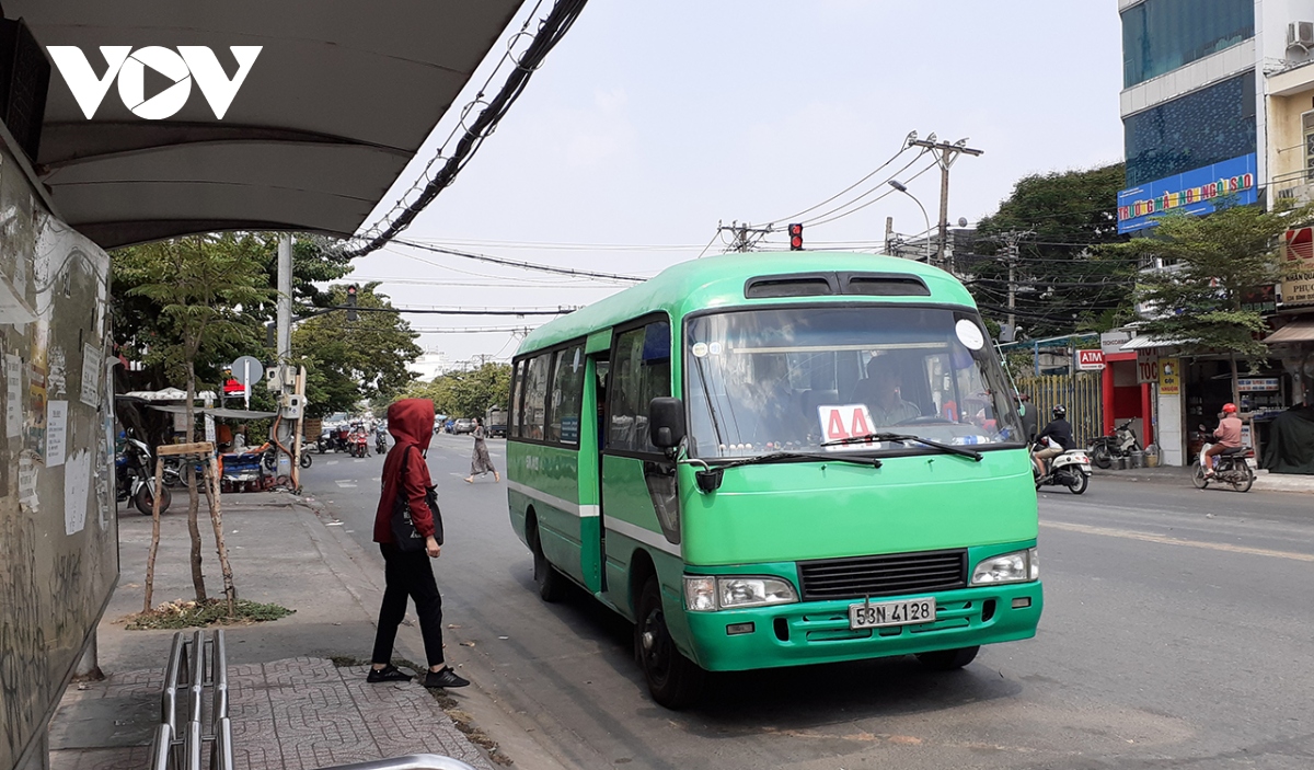 Từ 8/11, TP.HCM có thêm 16 tuyến xe buýt hoạt động trở lại